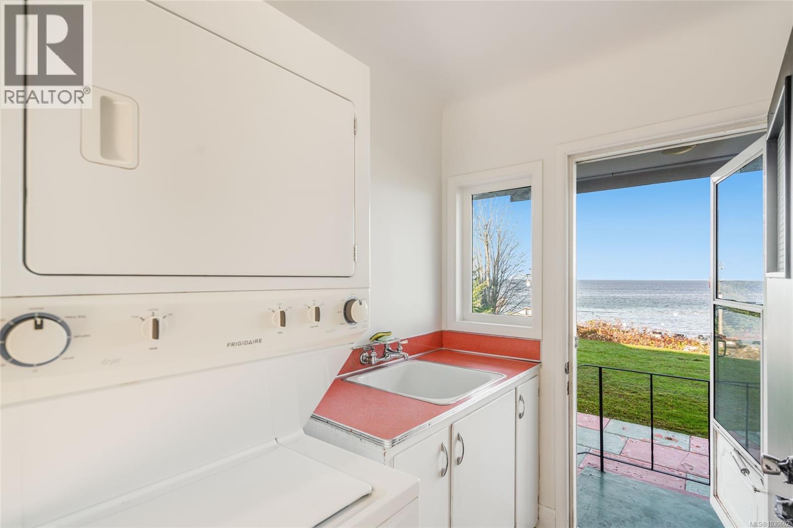 441 Memorial Ave, Qualicum Beach, British Columbia  V9K 1G8 - Photo 32 - 1030602