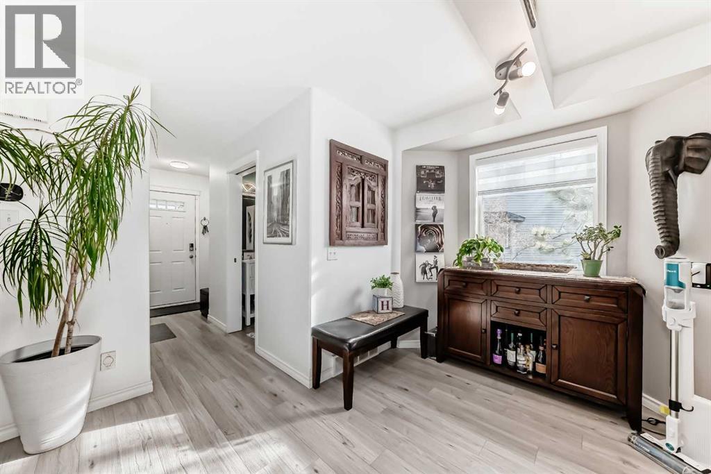 15 Spring Meadows Bay, Okotoks, Alberta  T1S 2G8 - Photo 9 - A2303115