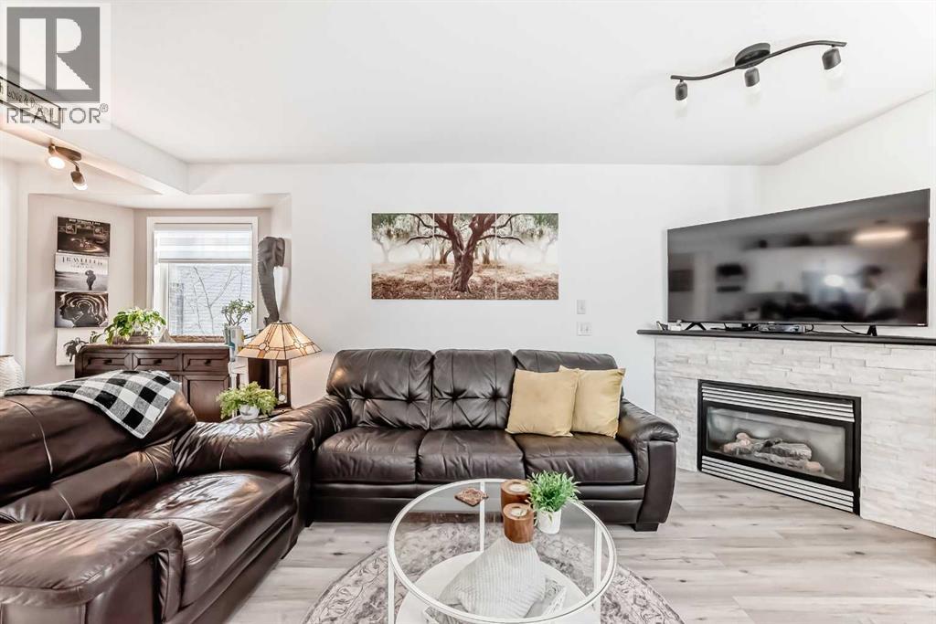 15 Spring Meadows Bay, Okotoks, Alberta  T1S 2G8 - Photo 8 - A2303115