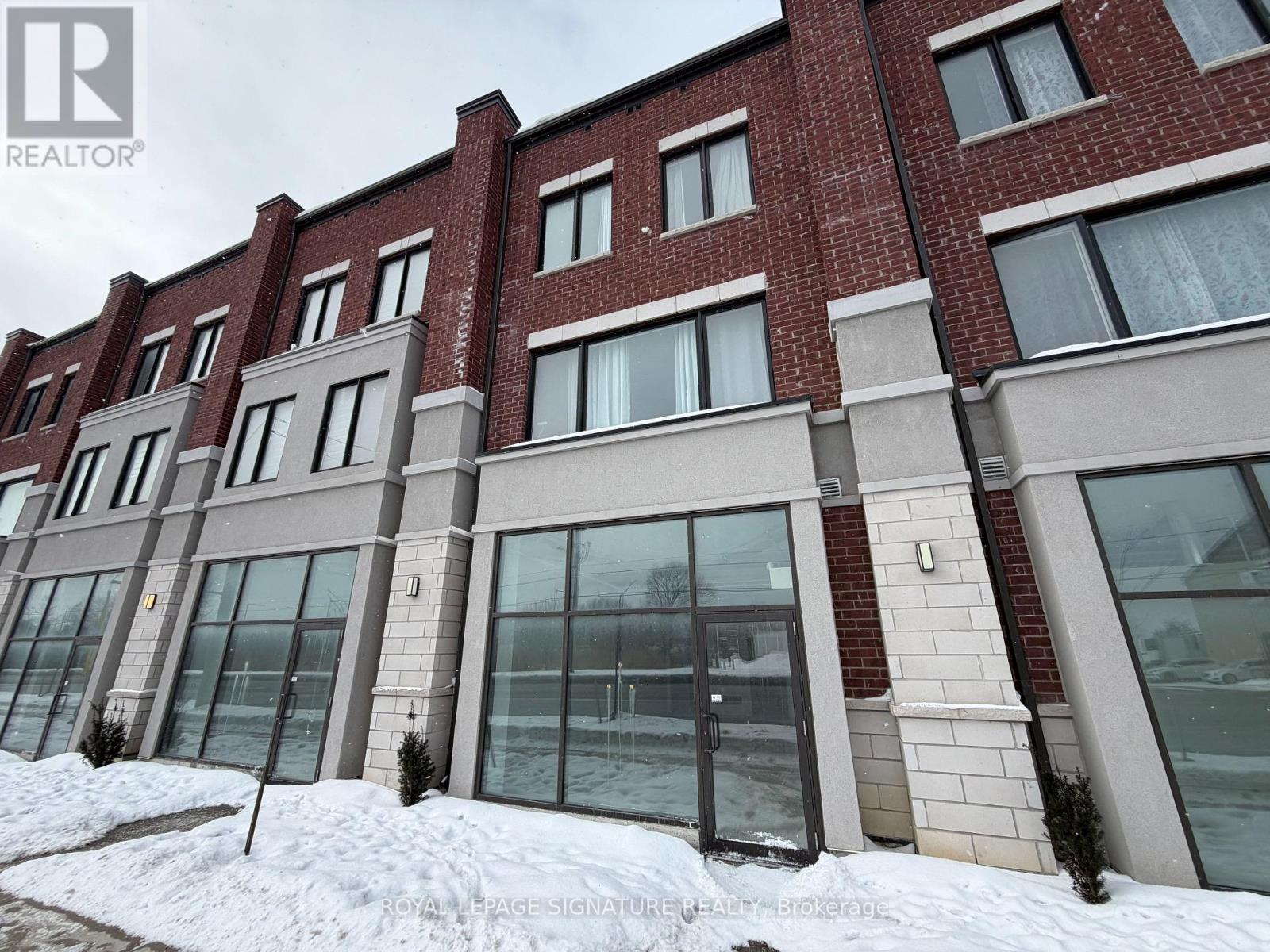 6 - 200 DISSETTE STREET, Bradford West Gwillimbury, Ontario