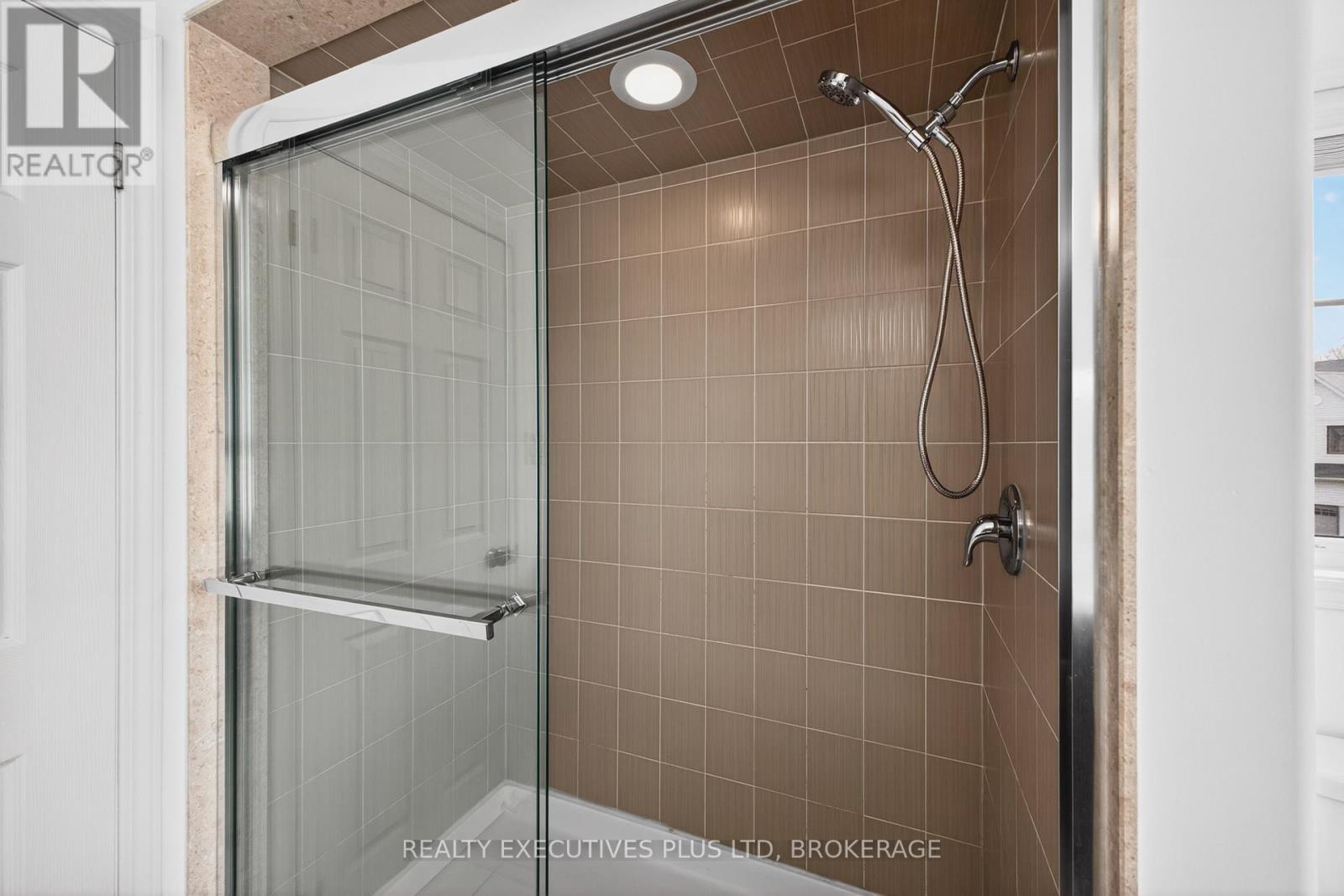 7829 Buckeye Crescent, Niagara Falls, Ontario  L2H 0P1 - Photo 29 - X13025910