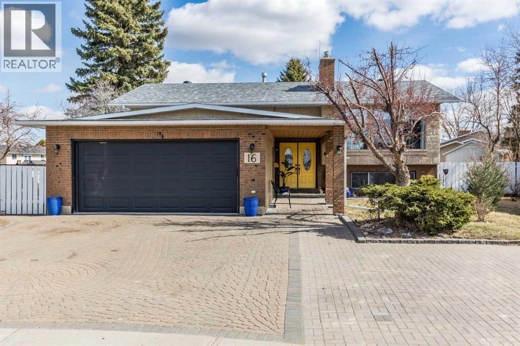 16 Rossland Court Se, Medicine Hat, Alberta  T1B 2M2 - Photo 1 - A2300439