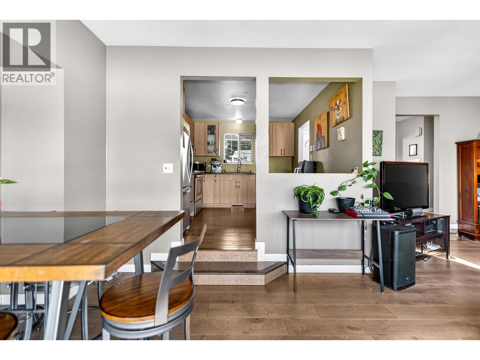 5796 Trail Avenue, Sechelt, British Columbia  V7Z 0L8 - Photo 21 - R3114356