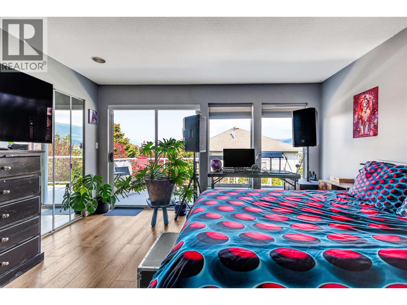 5796 Trail Avenue, Sechelt, British Columbia  V7Z 0L8 - Photo 30 - R3114356