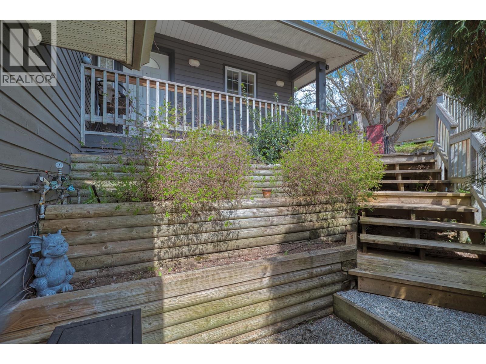 5796 Trail Avenue, Sechelt, British Columbia  V7Z 0L8 - Photo 13 - R3114356