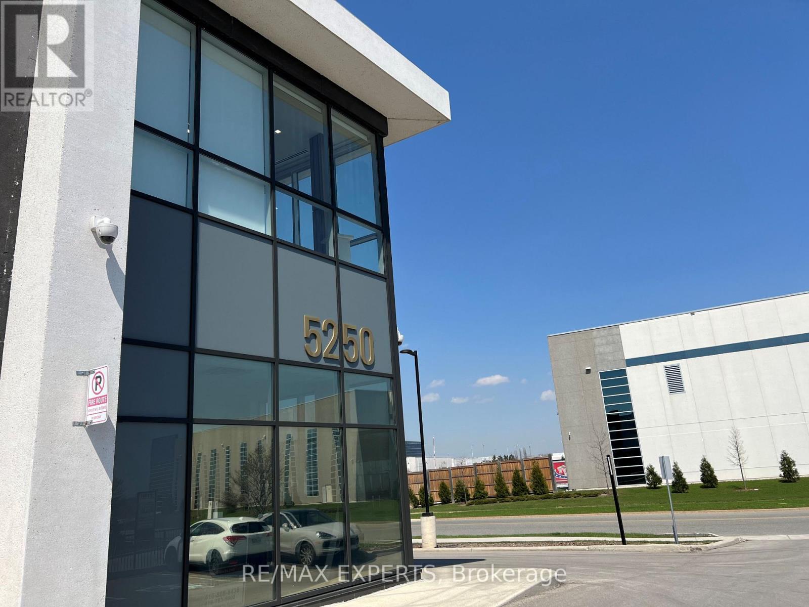 33 - 5250 Solar Drive, Mississauga, Ontario  L4W 5M8 - Photo 3 - W13038412