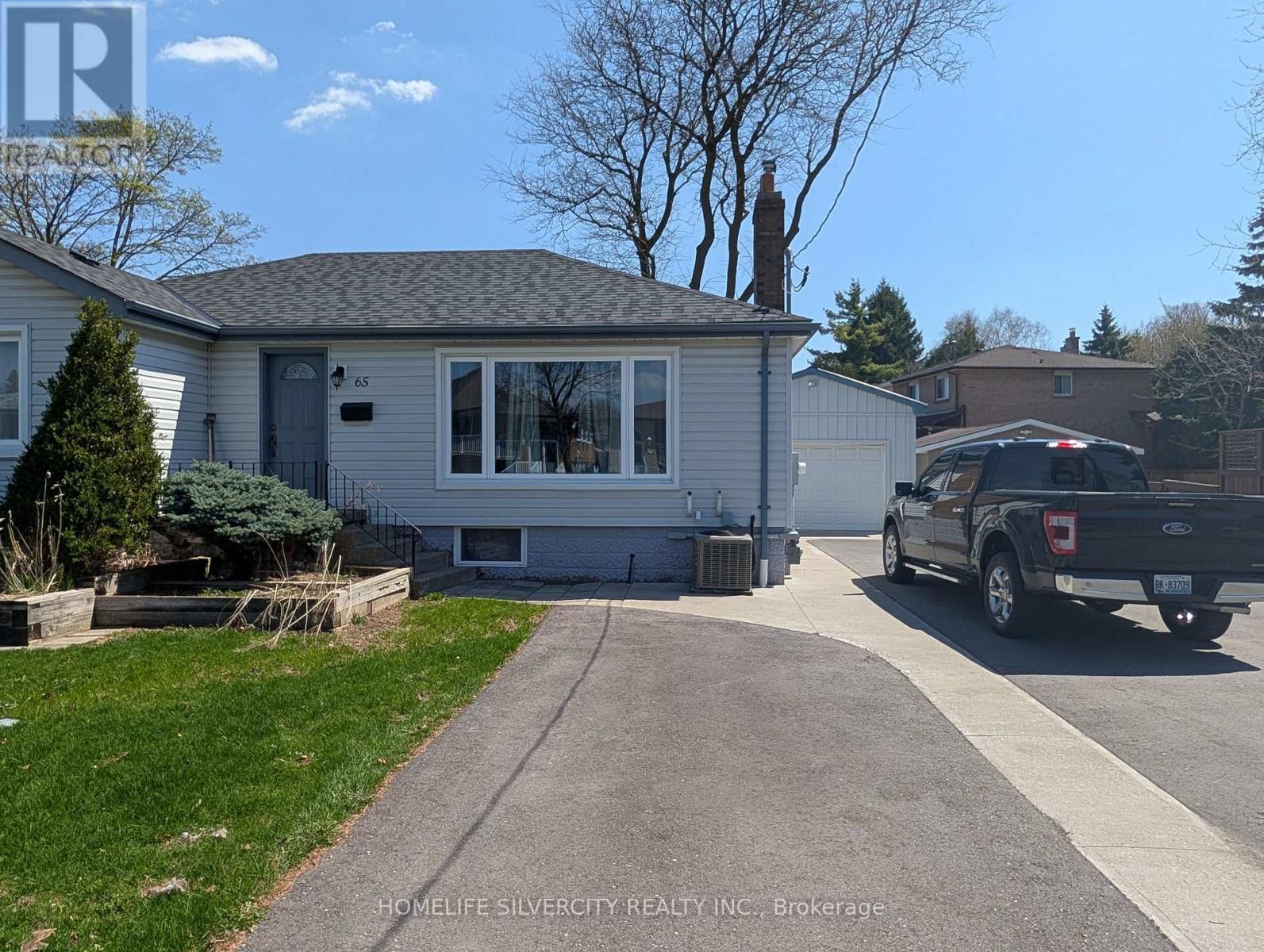 65 ENGLISH STREET, brampton (brampton west), Ontario