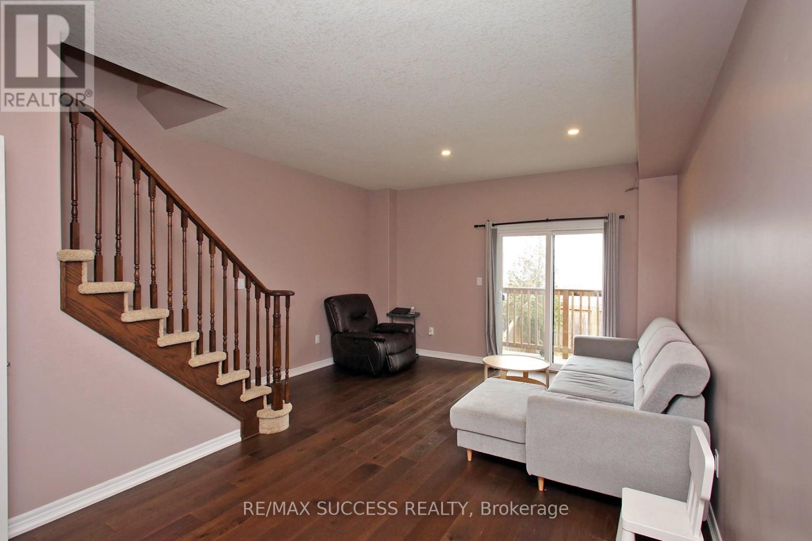 47 Edenrock Drive, Hamilton (Stoney Creek Industrial), Ontario  L8E 0G6 - Photo 6 - X13038406