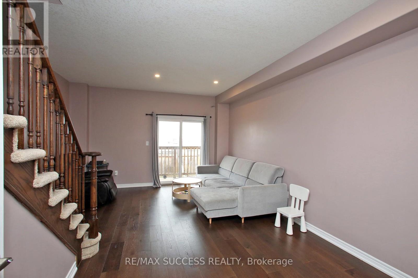 47 Edenrock Drive, Hamilton (Stoney Creek Industrial), Ontario  L8E 0G6 - Photo 7 - X13038406