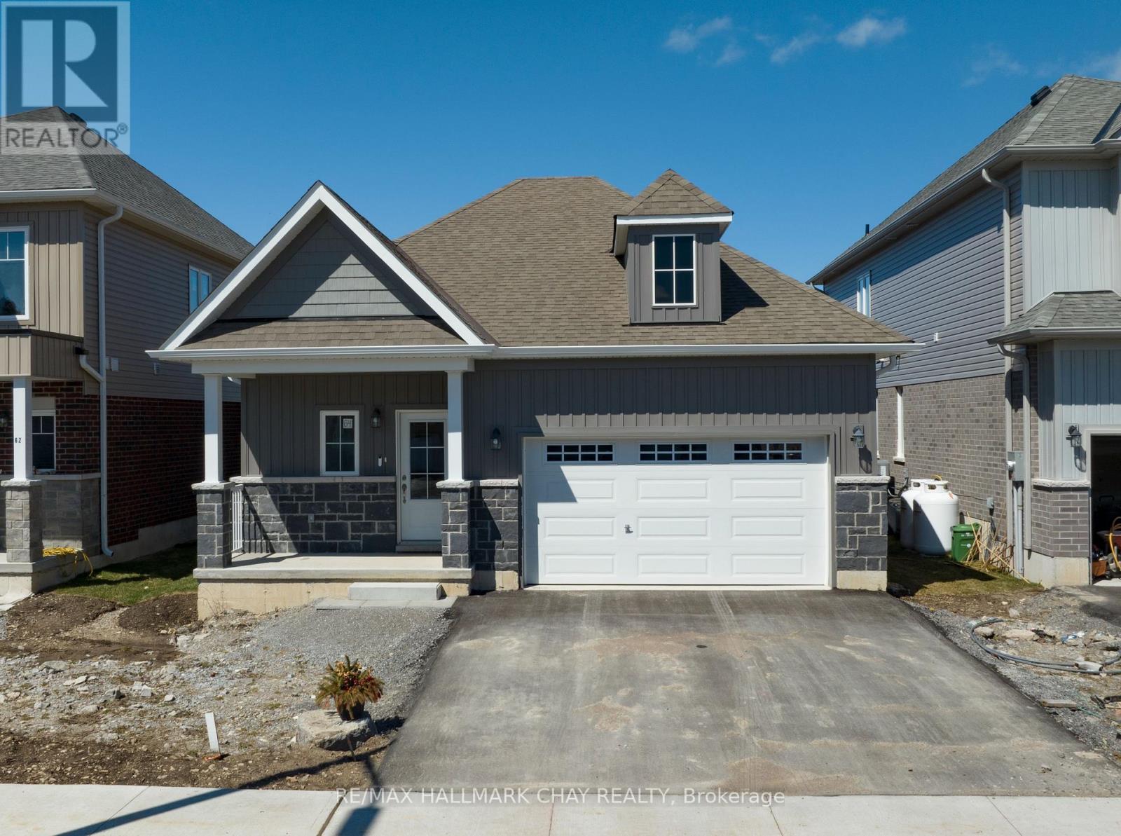 64 HILLCROFT WAY, Kawartha Lakes, Ontario