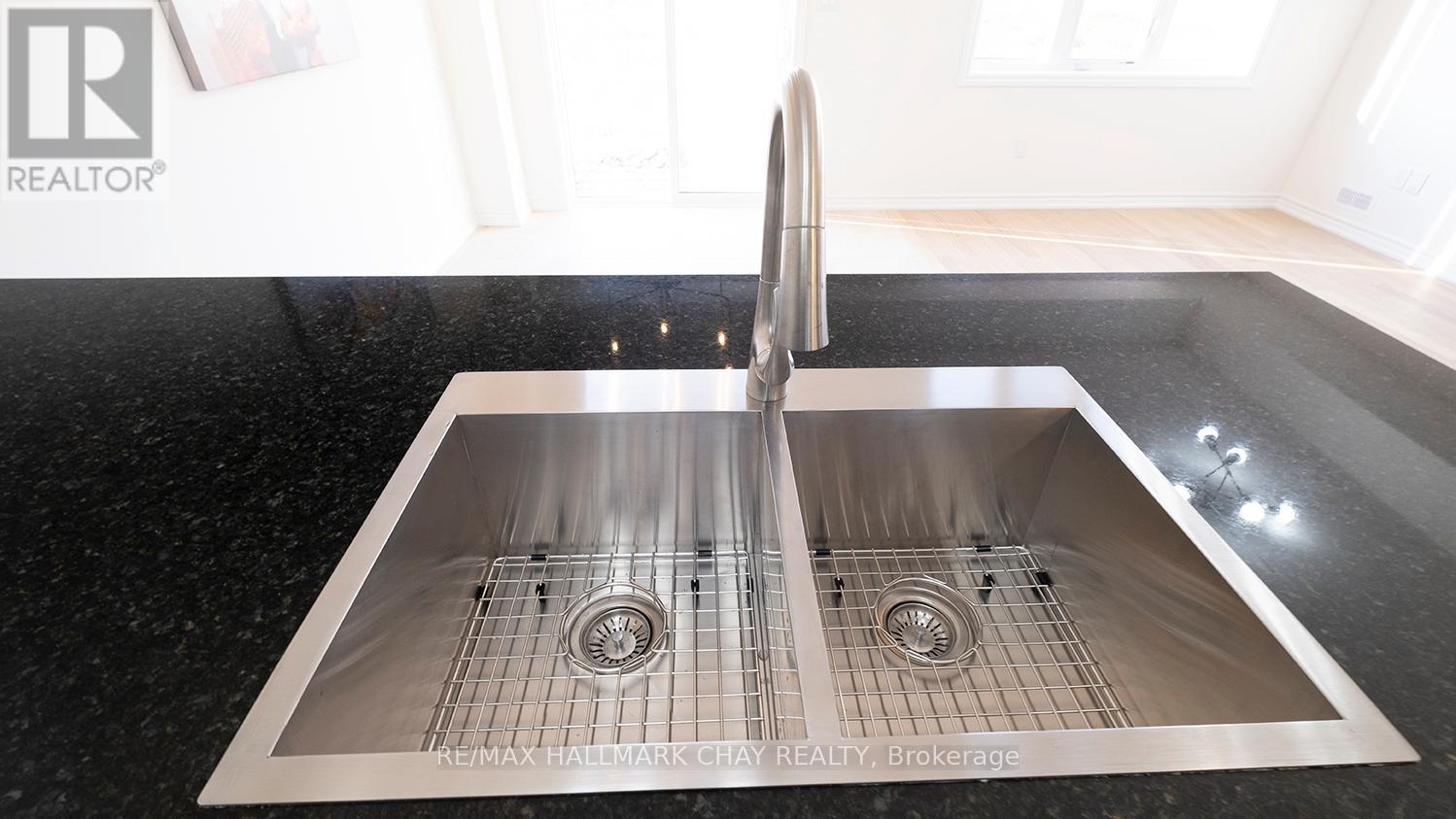 64 Hillcroft Way, Kawartha Lakes, Ontario  K0M 1A0 - Photo 10 - X13038422