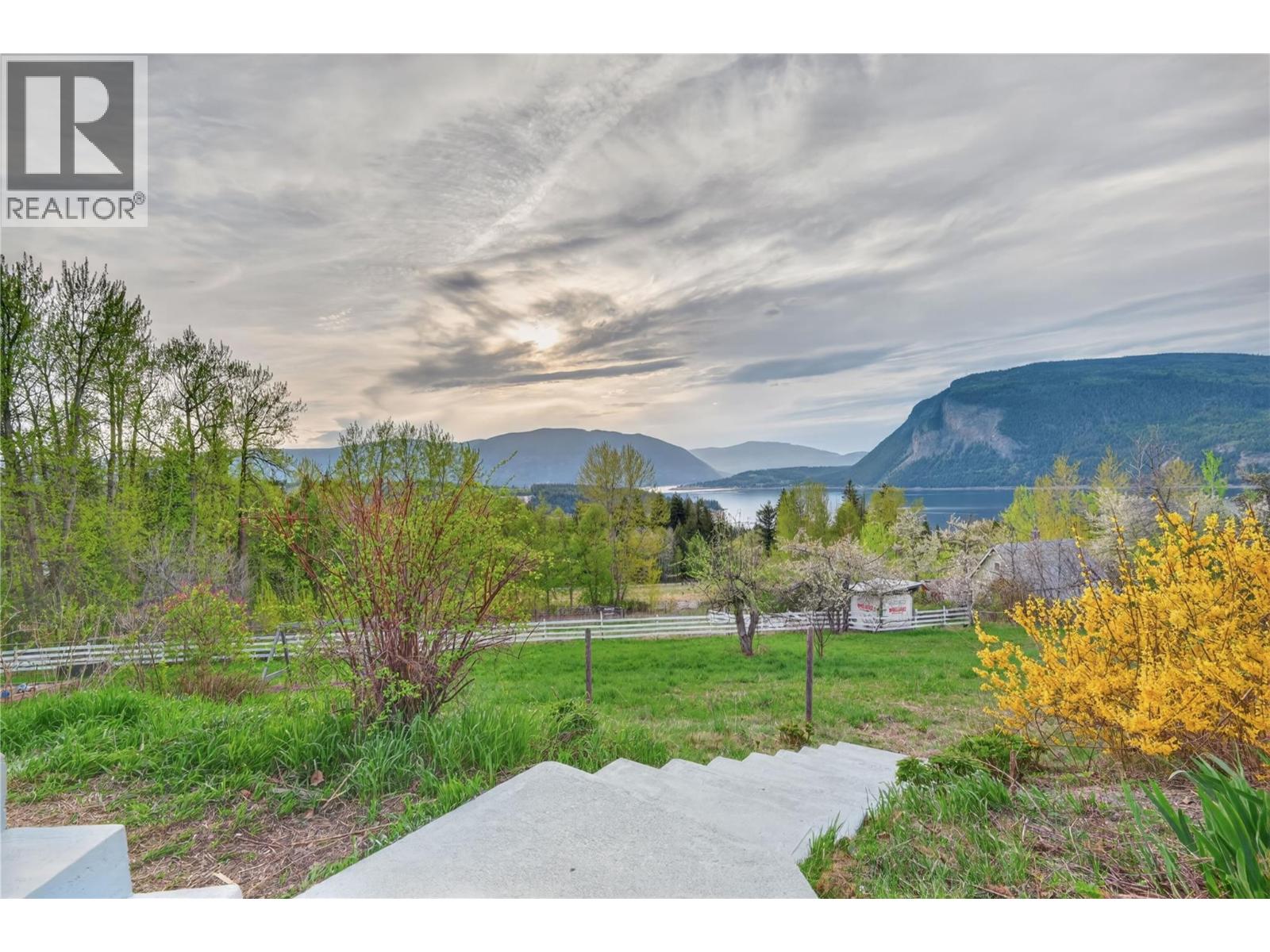 6990 70 Avenue Ne, Salmon Arm, British Columbia  V0E 1K0 - Photo 39 - 10384308