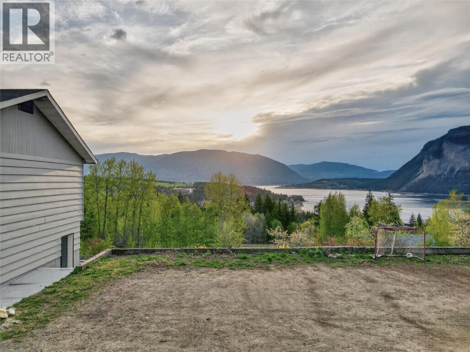 6990 70 Avenue Ne, Salmon Arm, British Columbia  V0E 1K0 - Photo 5 - 10384308