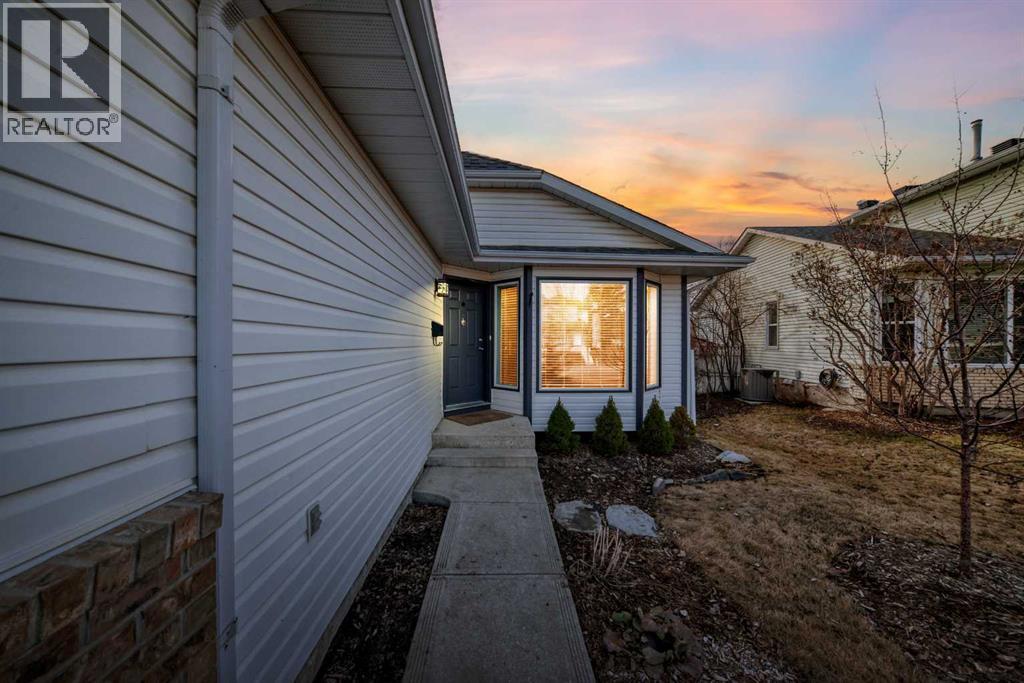 555 Woodbine Boulevard SW, Calgary, Alberta  T2W 4P5 - Photo 2 - A2303348