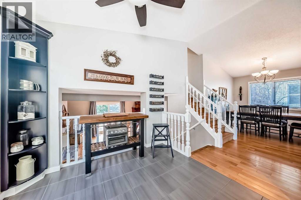 555 Woodbine Boulevard SW, Calgary, Alberta  T2W 4P5 - Photo 9 - A2303348