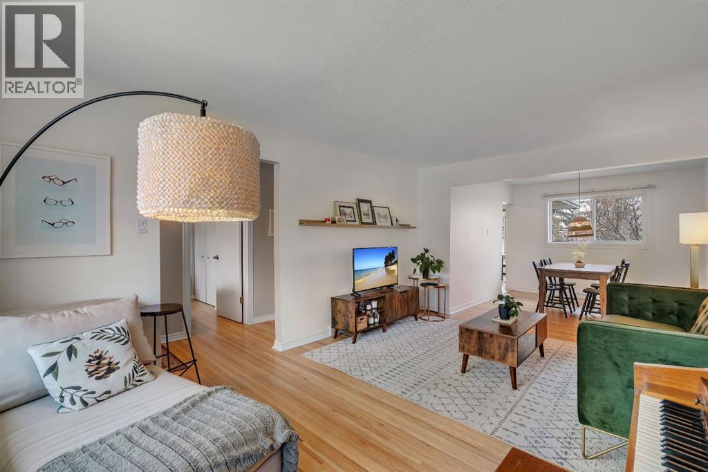 254 Hendon Drive Nw, Calgary, Alberta  T2K 1Z5 - Photo 4 - A2304616