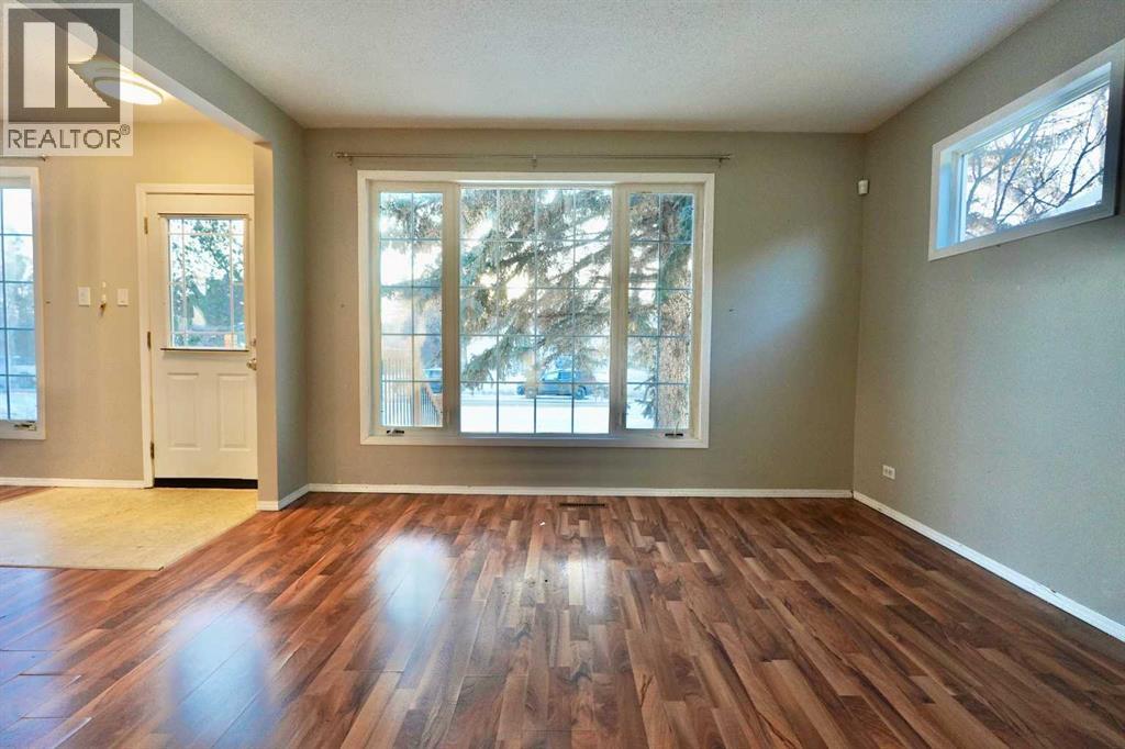 10509 101 Street, Peace River, Alberta  T8S 1K8 - Photo 12 - A2285306