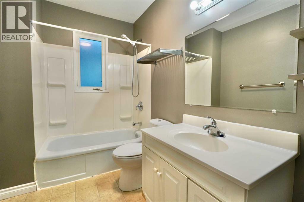 10509 101 Street, Peace River, Alberta  T8S 1K8 - Photo 32 - A2285306