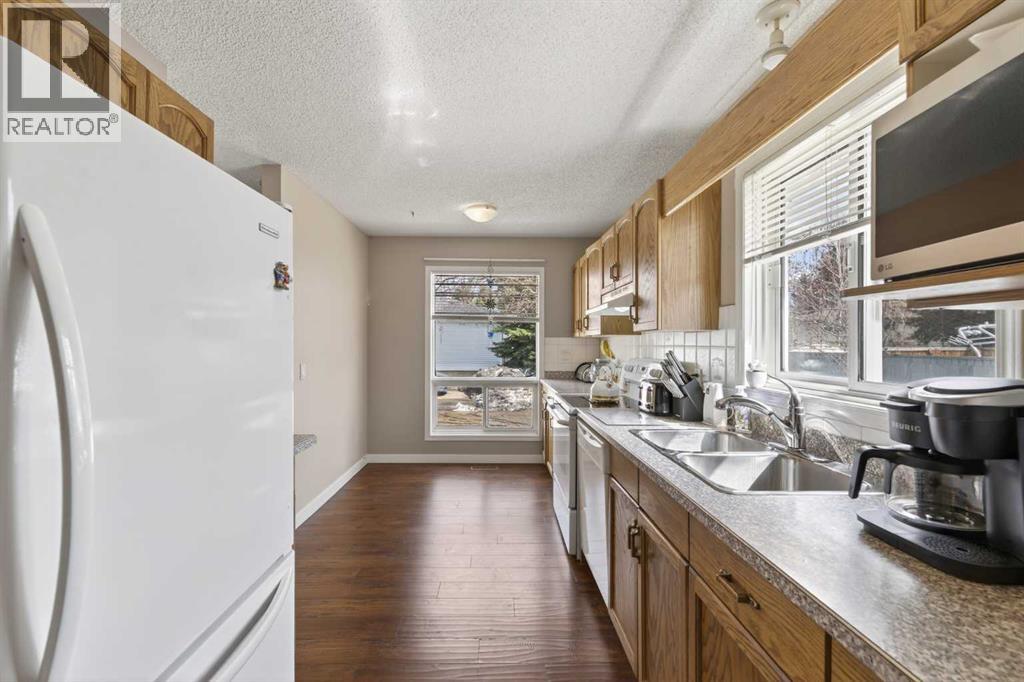 24 Deer Ridge Close SE, Calgary, Alberta  T2J 7C2 - Photo 9 - A2300719