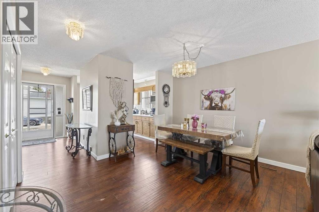 24 Deer Ridge Close SE, Calgary, Alberta  T2J 7C2 - Photo 3 - A2300719