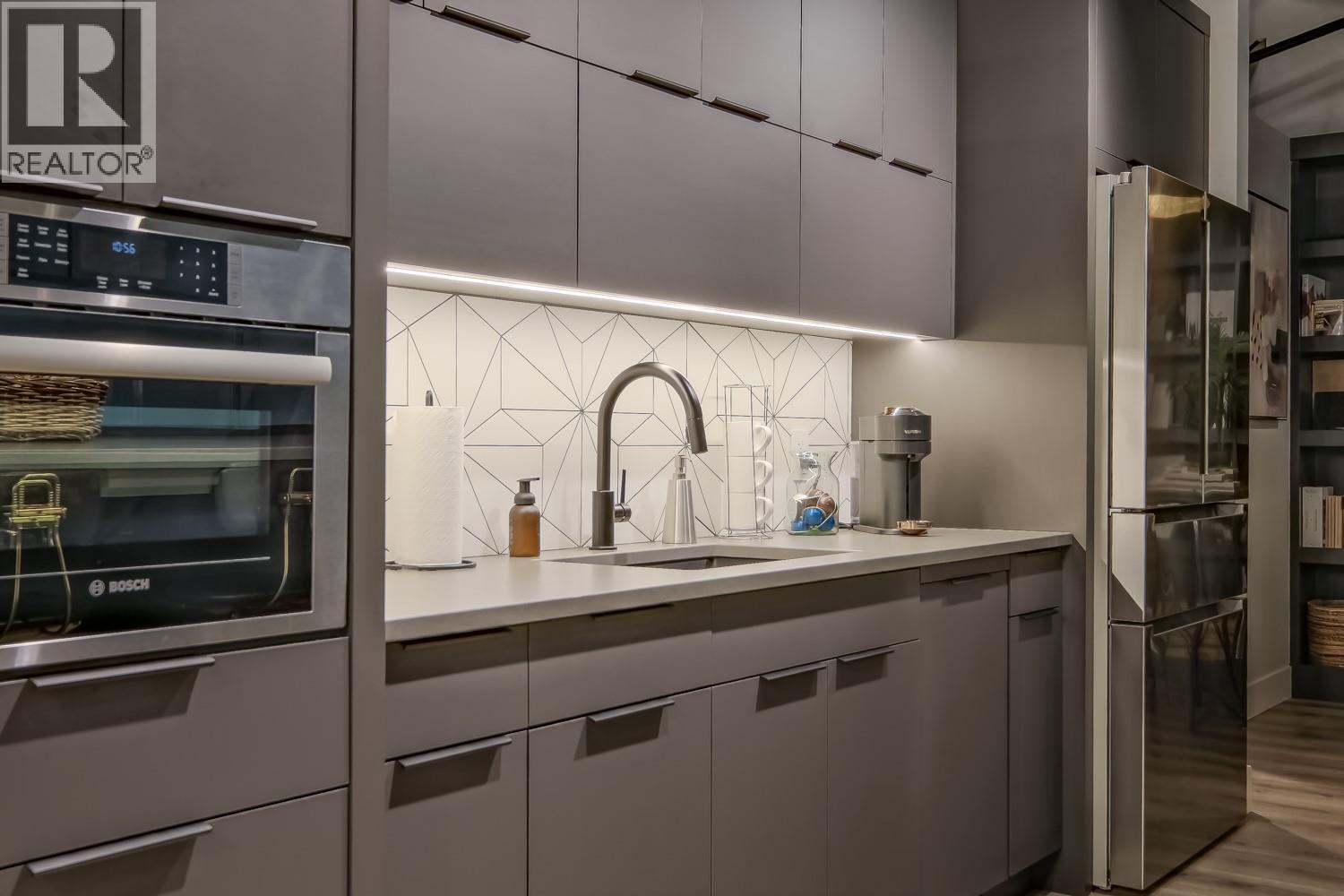 2110 Matrix Crescent Unit# 18, Kelowna, British Columbia  V1V 0C1 - Photo 6 - 10384656