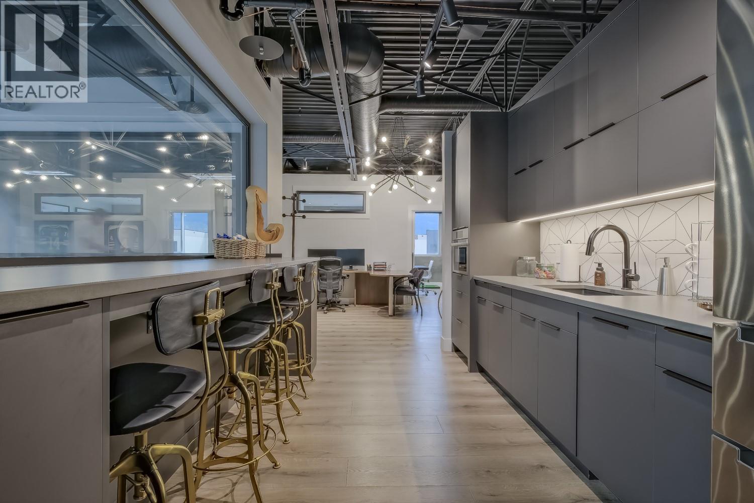 2110 Matrix Crescent Unit# 18, Kelowna, British Columbia  V1V 0C1 - Photo 4 - 10384656