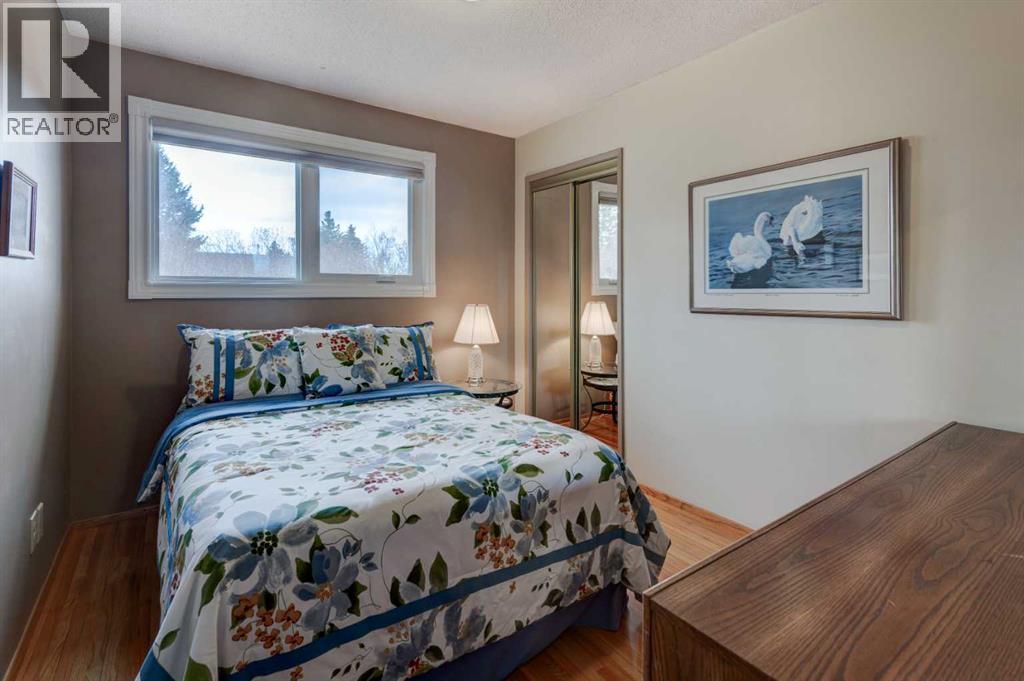 1032 Cantabrian Drive Sw, Calgary, Alberta  T2W 1L7 - Photo 15 - A2301520