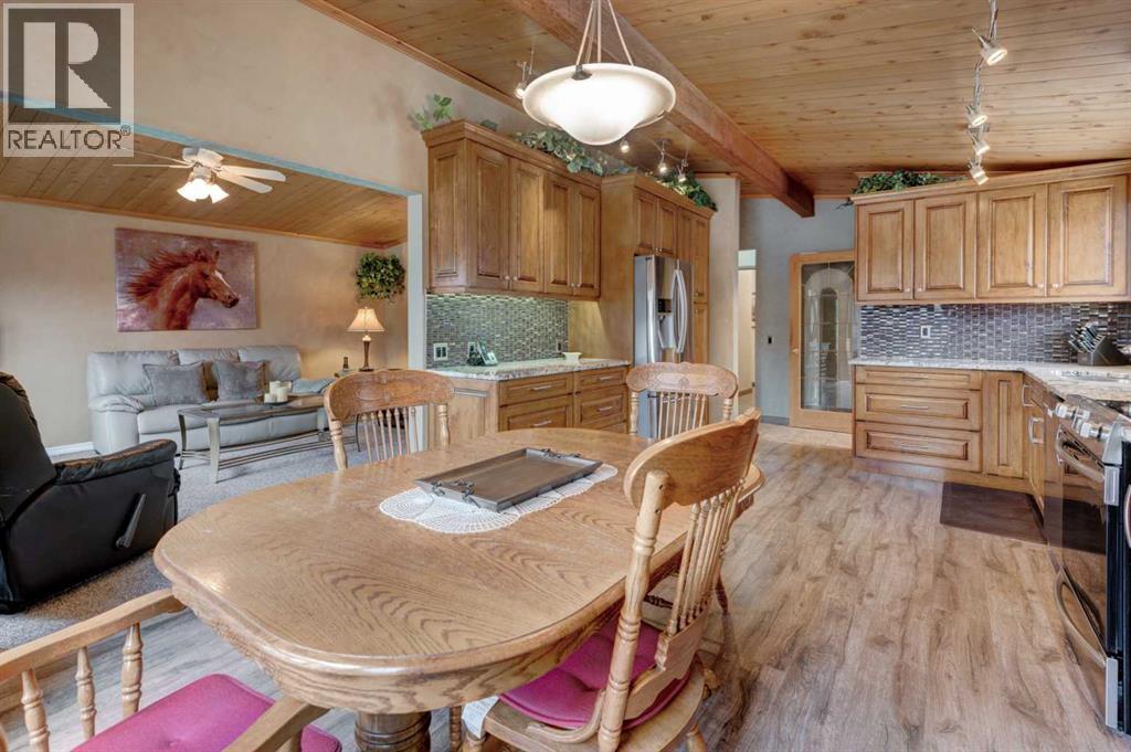 1032 Cantabrian Drive Sw, Calgary, Alberta  T2W 1L7 - Photo 6 - A2301520