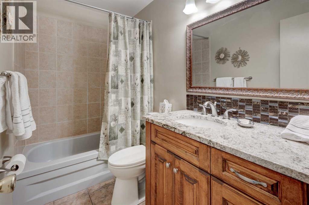 1032 Cantabrian Drive Sw, Calgary, Alberta  T2W 1L7 - Photo 18 - A2301520