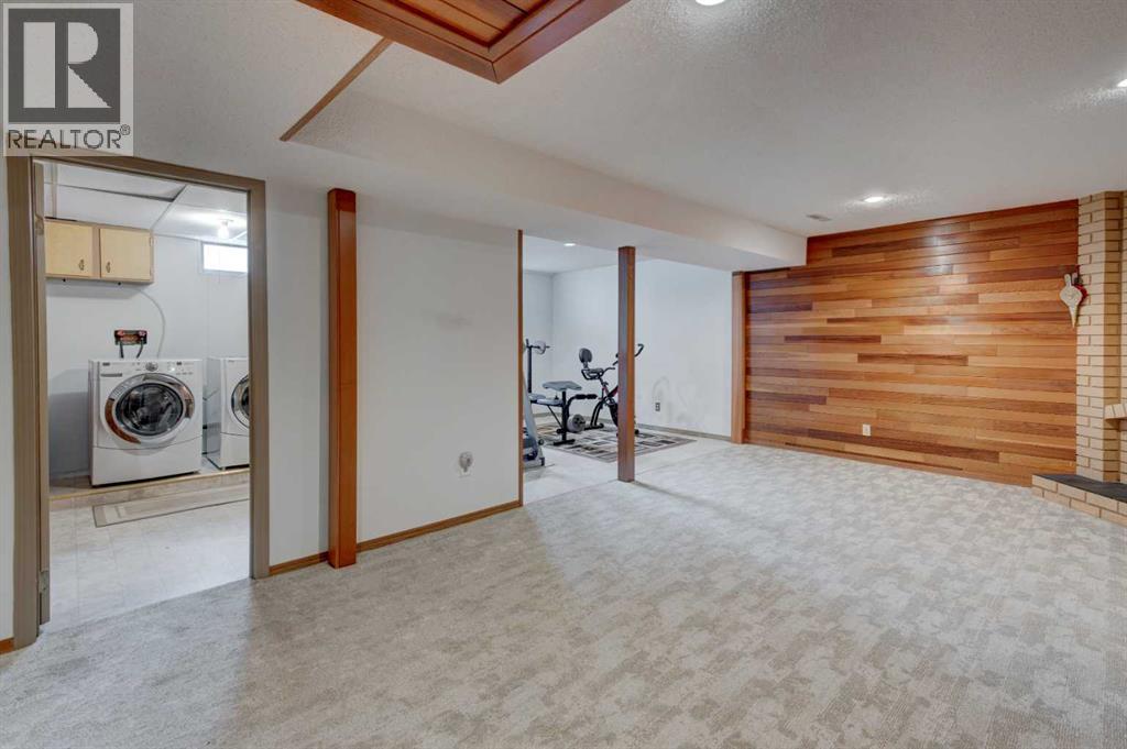 1032 Cantabrian Drive Sw, Calgary, Alberta  T2W 1L7 - Photo 20 - A2301520