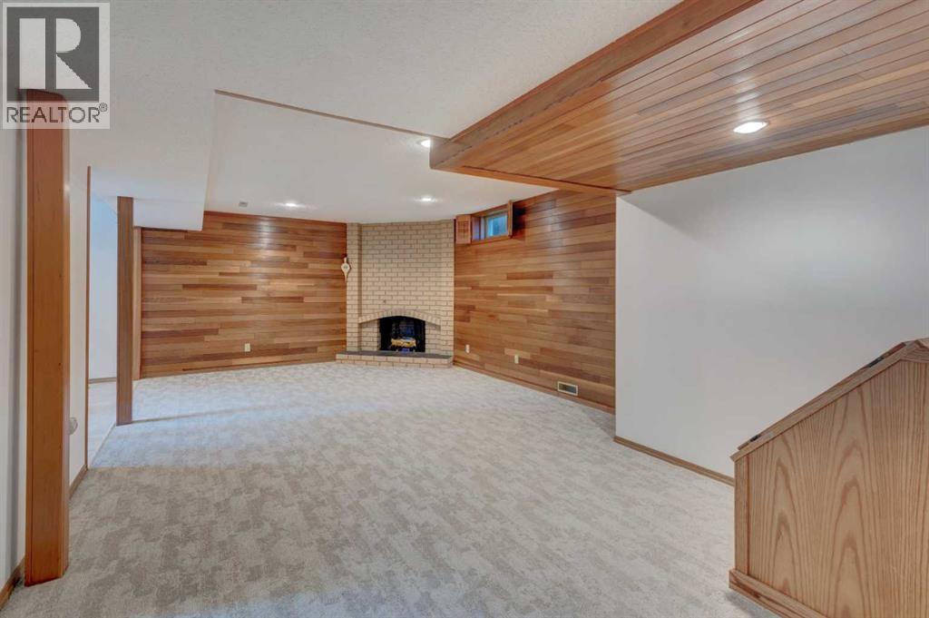 1032 Cantabrian Drive Sw, Calgary, Alberta  T2W 1L7 - Photo 19 - A2301520