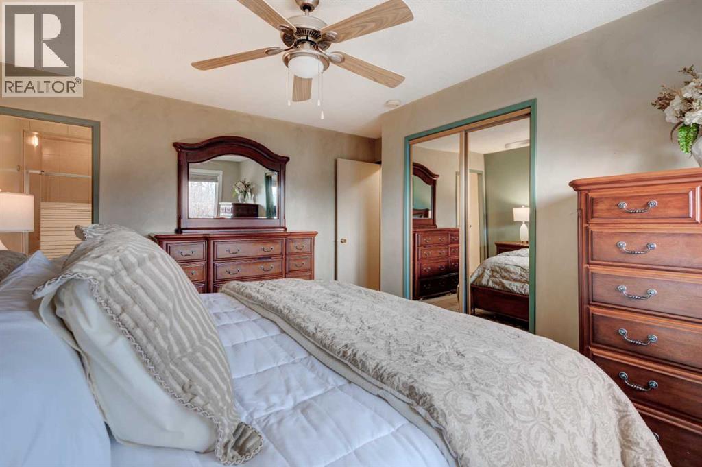 1032 Cantabrian Drive Sw, Calgary, Alberta  T2W 1L7 - Photo 13 - A2301520