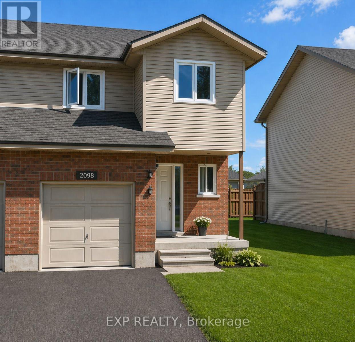 2098 SANDSTONE CRESCENT, Petawawa, Ontario