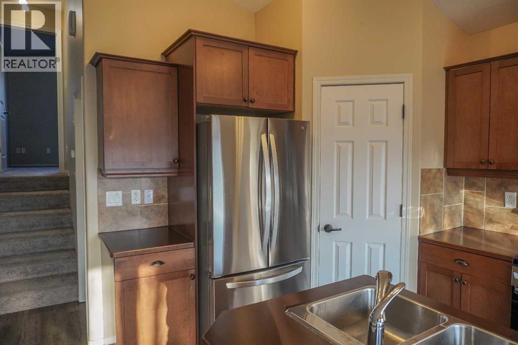 721 Silkstone Close W, Lethbridge, Alberta  T1J 4B9 - Photo 9 - A2297434