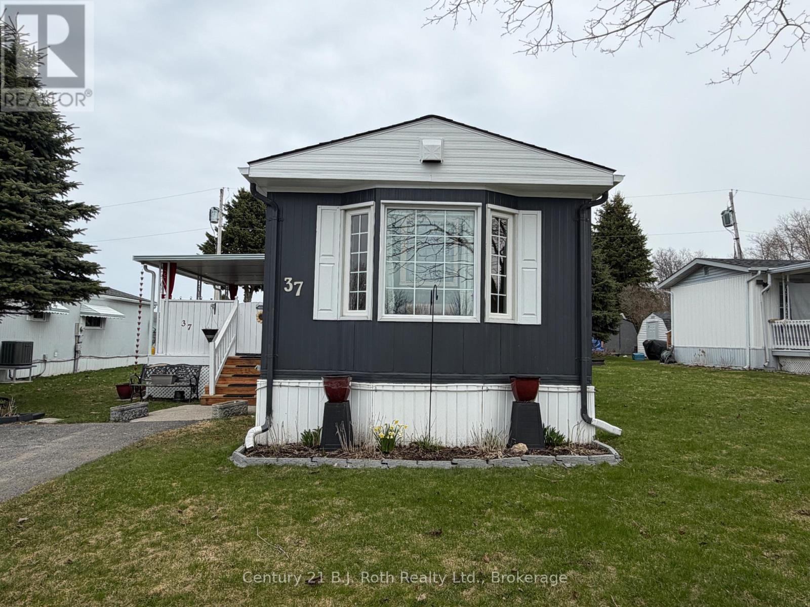 37 BERTS ROAD, Midland, Ontario