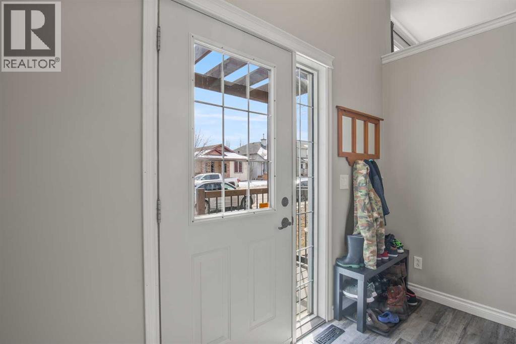 44 White Avenue, Red Deer, Alberta  T4N 7E5 - Photo 2 - A2296729