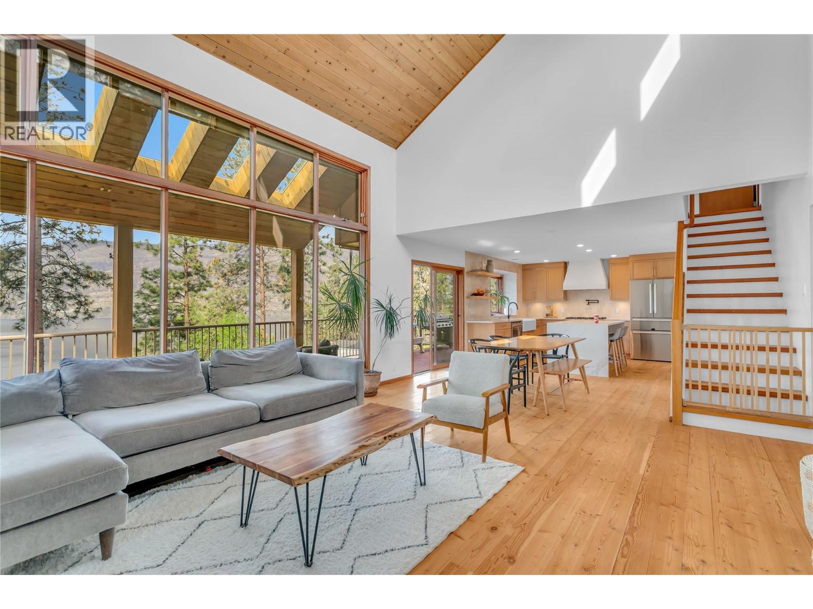 2020 Bennett Road, Kelowna, British Columbia  V1V 2C1 - Photo 9 - 10384305