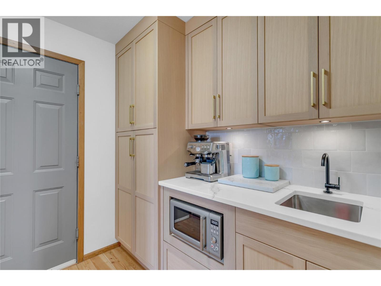 2020 Bennett Road, Kelowna, British Columbia  V1V 2C1 - Photo 15 - 10384305