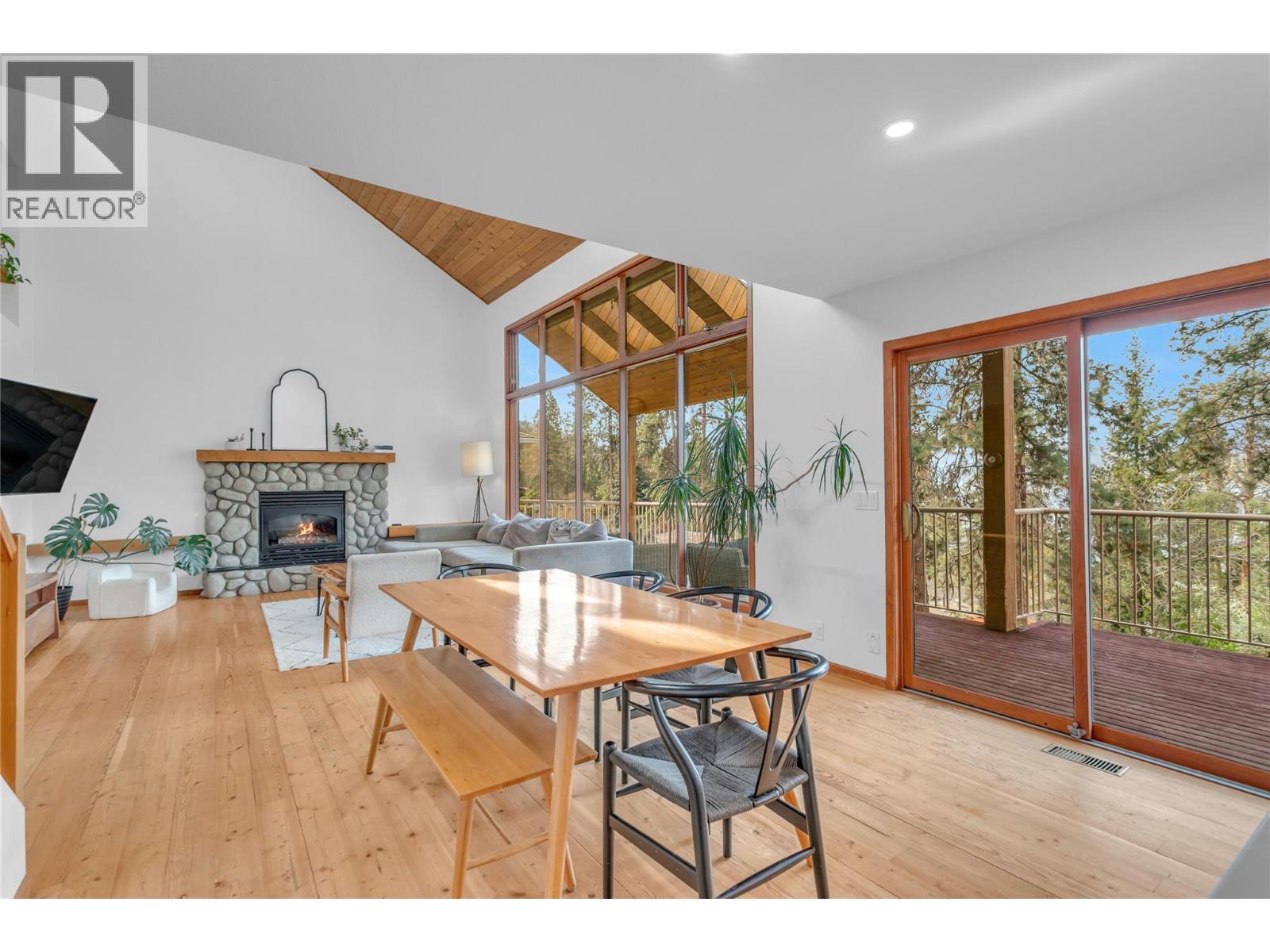 2020 Bennett Road, Kelowna, British Columbia  V1V 2C1 - Photo 16 - 10384305