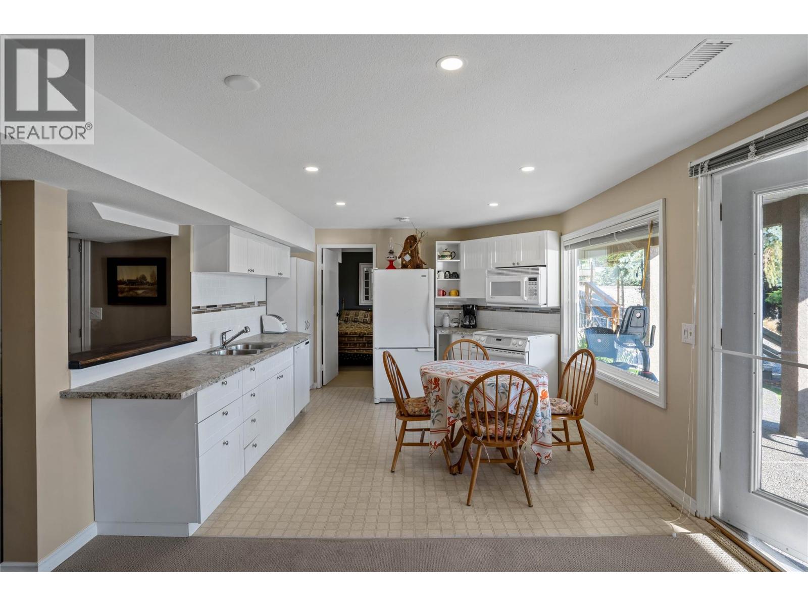 1988 Dewdney Road, Kelowna, British Columbia  V1V 2C3 - Photo 42 - 10384686