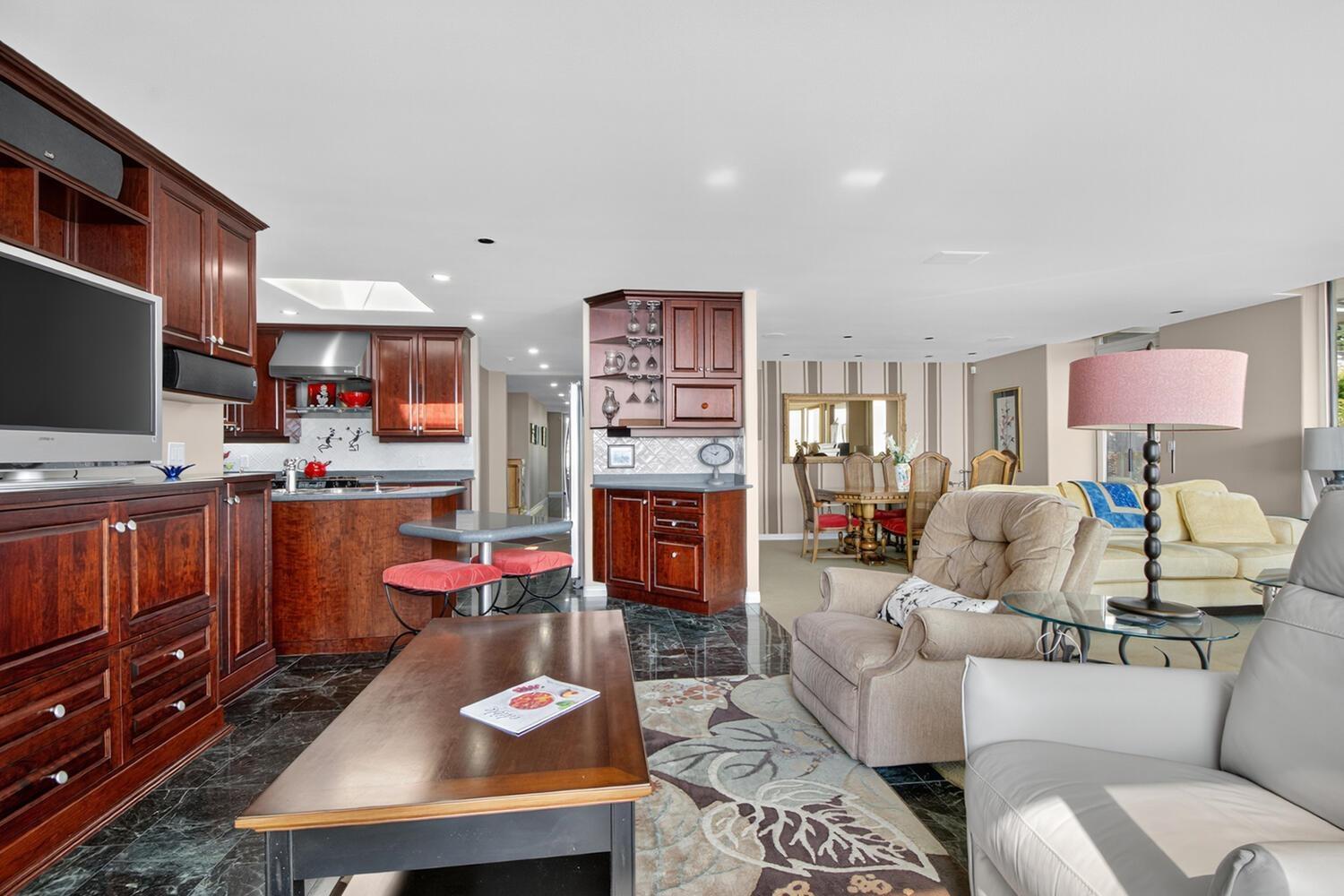 402 15050 Prospect Avenue, White Rock, British Columbia  V4B 2B4 - Photo 9 - R3115407