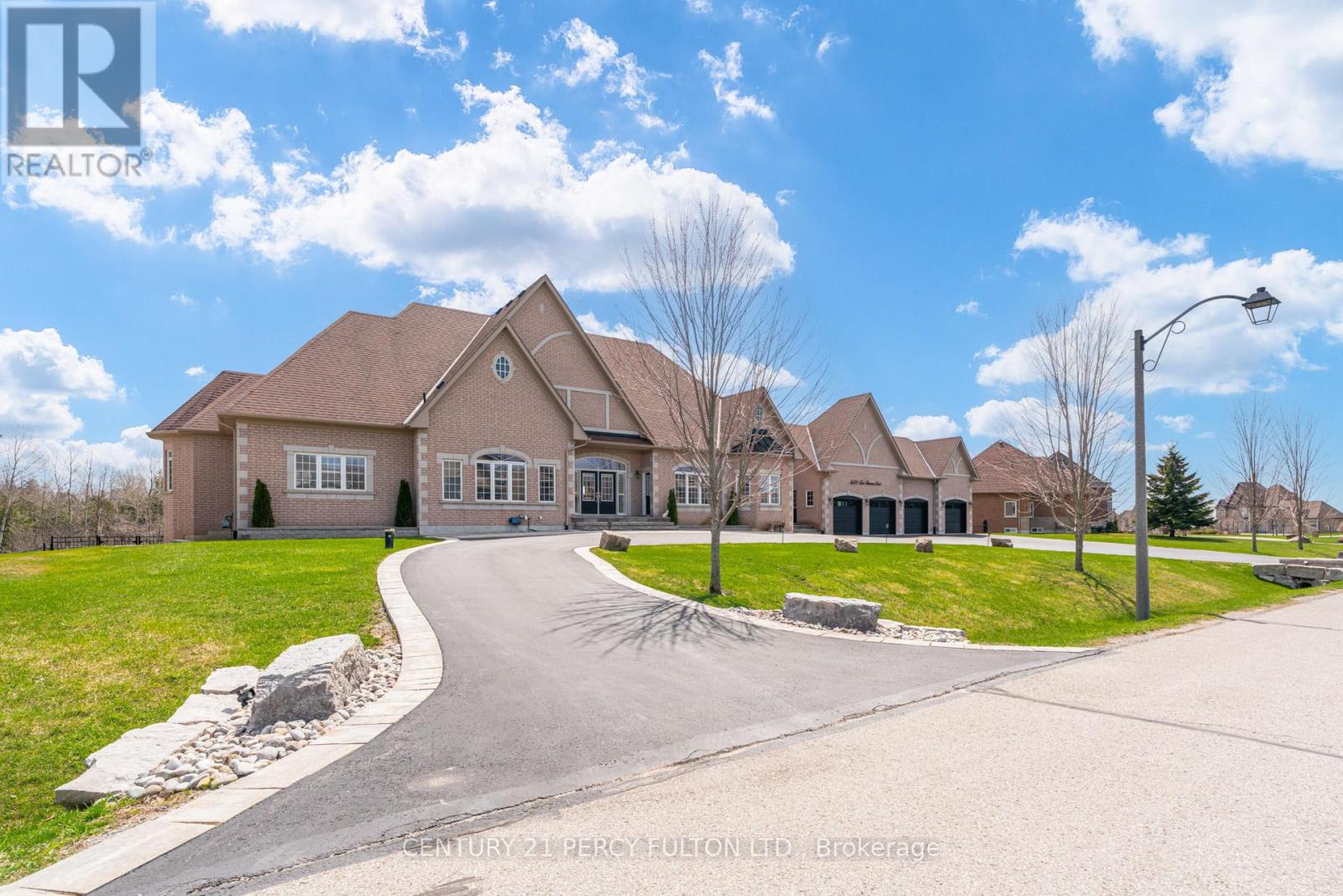 5121 Tom Thomson Court, Pickering, Ontario  L1Y 0A1 - Photo 3 - E13038522