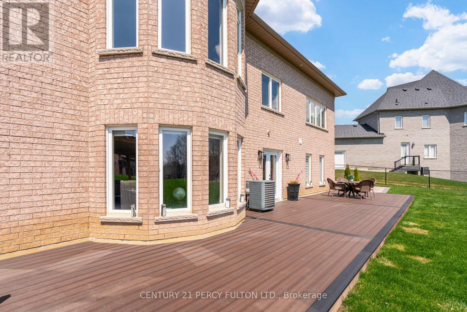 5121 Tom Thomson Court, Pickering, Ontario  L1Y 0A1 - Photo 9 - E13038522