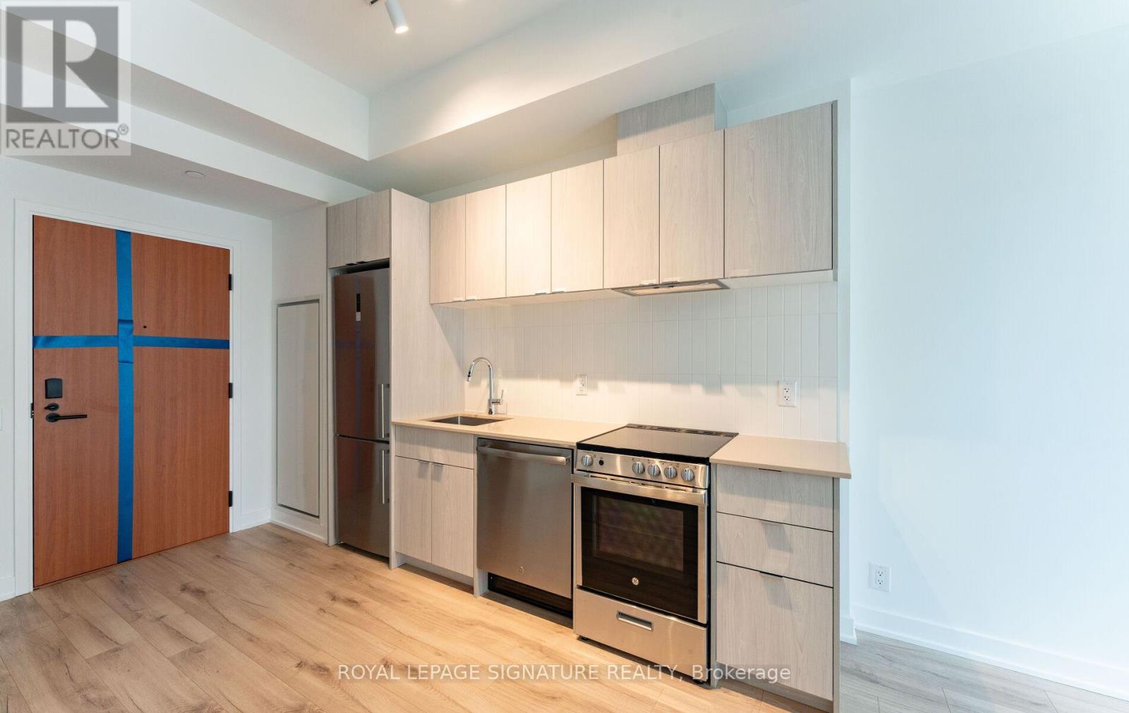 404 - 1660 Bloor Street W, Toronto, Ontario  M6P 1B1 - Photo 13 - W13034154