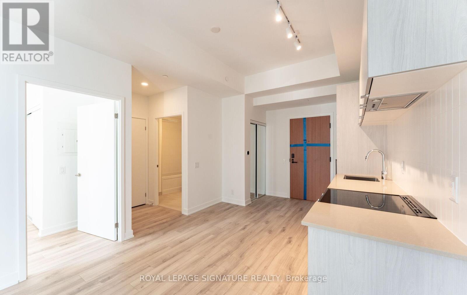 404 - 1660 Bloor Street W, Toronto, Ontario  M6P 1B1 - Photo 9 - W13034154