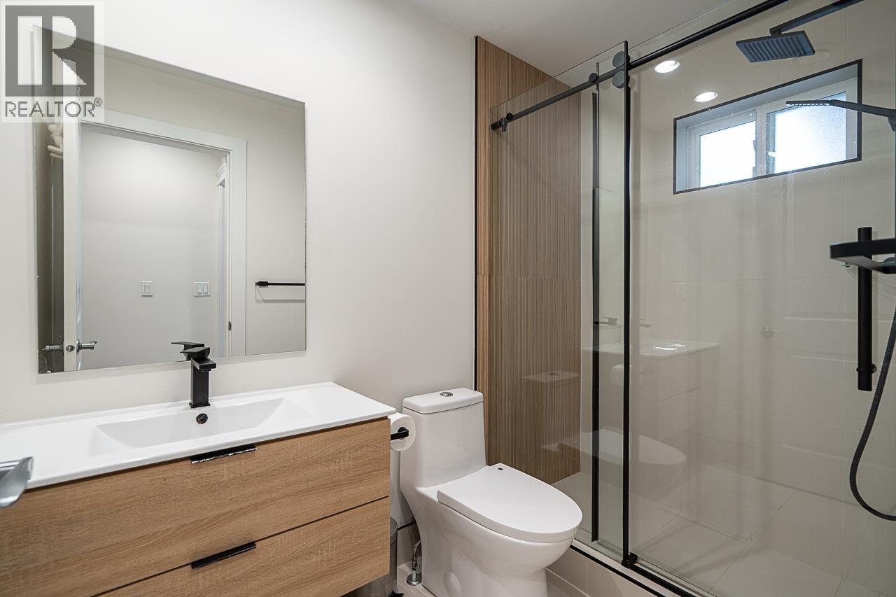 359 E 13th Street, North Vancouver, British Columbia  V7L 2L8 - Photo 25 - R3111405