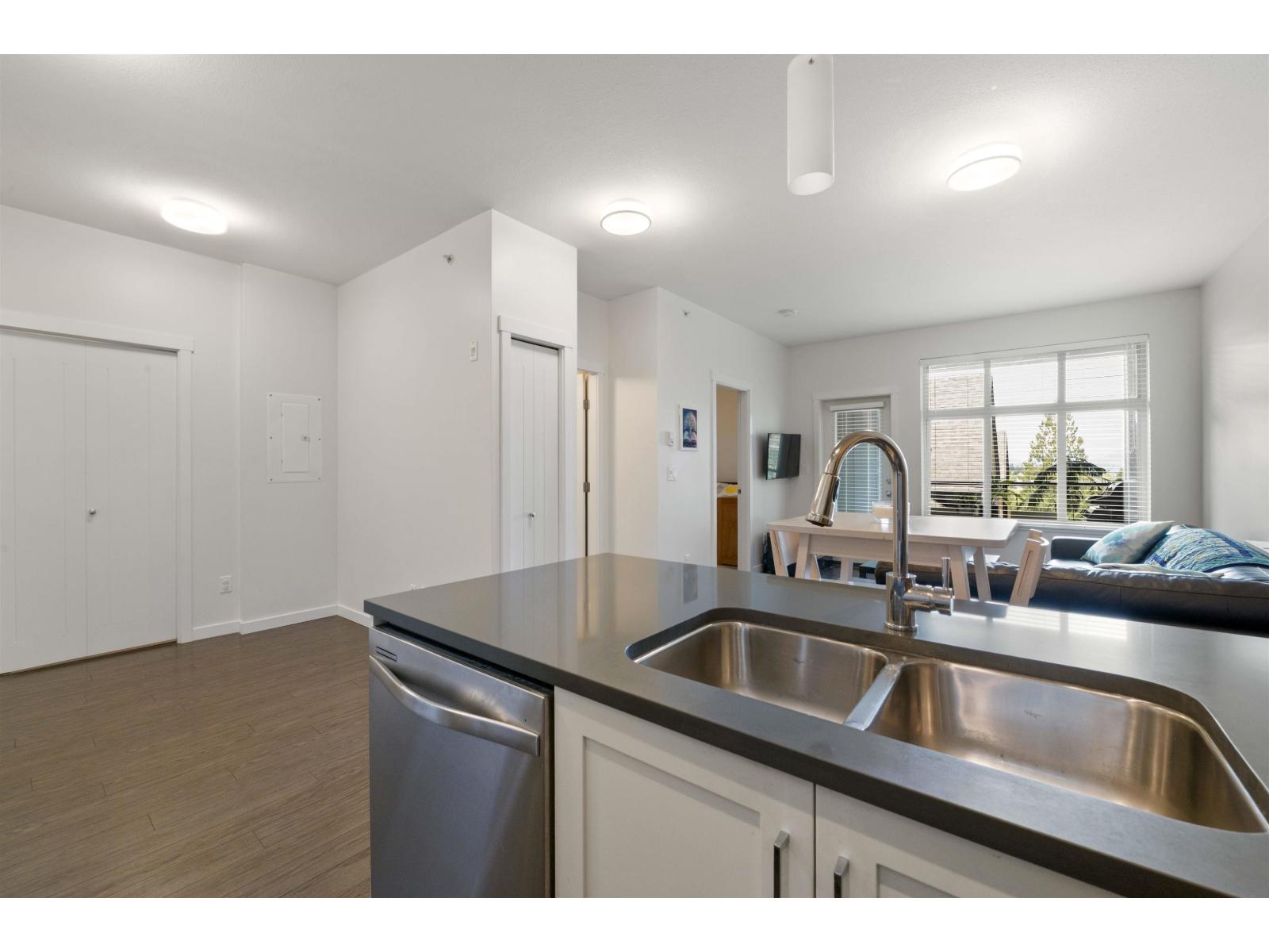 510 2855 156 Street, Surrey, British Columbia  V3Z 3Y3 - Photo 11 - R3115360