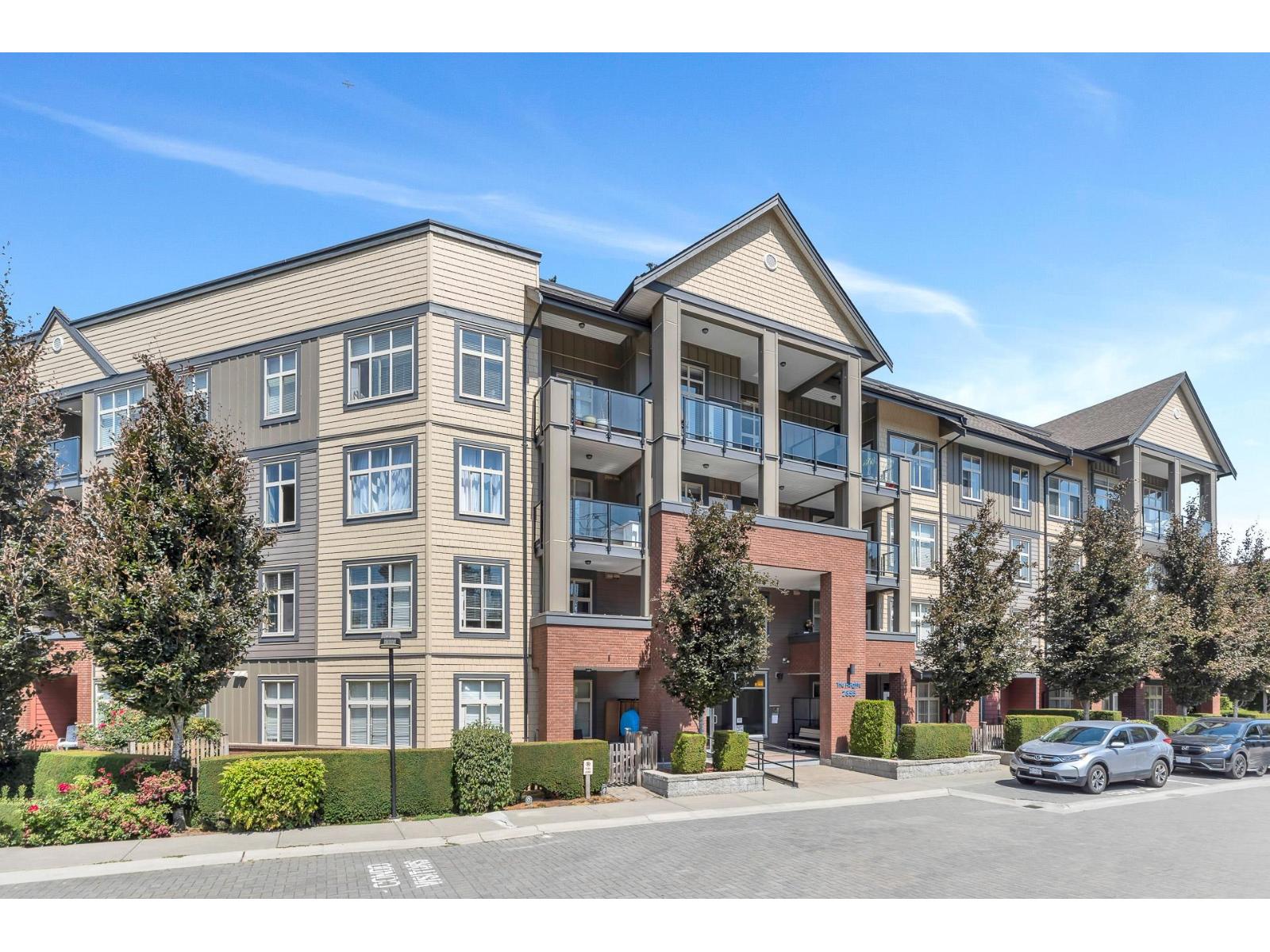 510 2855 156 Street, Surrey, British Columbia  V3Z 3Y3 - Photo 2 - R3115360