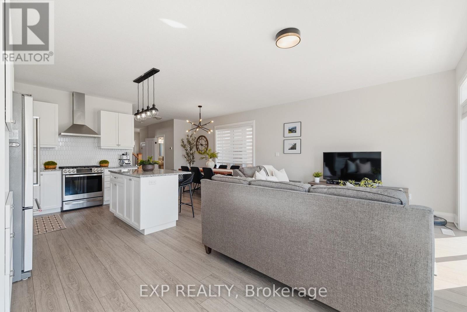 38 Sportsman Hil Street, Kitchener, Ontario  N2H 5T3 - Photo 6 - X13038448