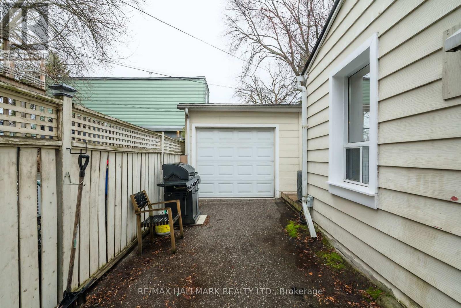 129 Woodfield Road, Toronto, Ontario  M4L 2W5 - Photo 37 - E12991178